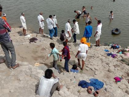 Madhya Pradesh: 9 people drowned in kali sindh river dead | मध्यप्रदेश: काली सिंध नदी में नहाने गए बच्चे सहित 9 महिलाओं की डूबने से मौत