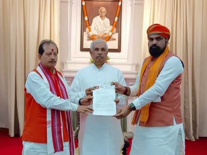 Bihar BJP leaders met the Governor and handed over memorandum regarding eight point demands | बिहार में कानून-व्यवस्था सहित आठ सूत्री मांगों को लेकर भाजपा नेताओं ने राज्यपाल से मुलाकात कर सौंपा ज्ञापन