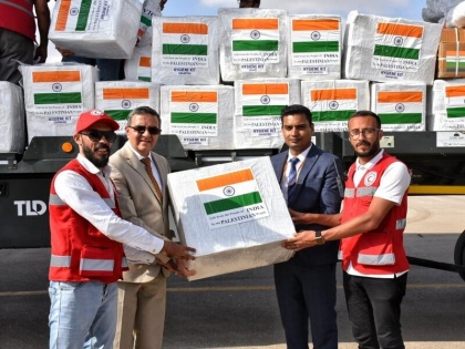 India's humanitarian aid for the people of Palestine arrives in Egypt handed over Egyptian Red Crescent | फिलिस्तीन के लोगों के लिए भारत द्वारा भेजी गई मानवीय सहायता मिस्र पहुंचीं, मिस्र में भारत के राजदूत ने रेड क्रिसेंट को सौंपी