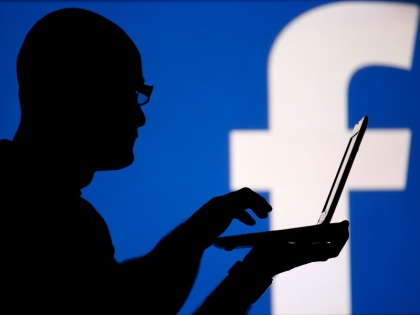 Nearly three million users broke into data of facebook | हैकरों ने करीब तीन करोड़ फेसबुक उपयोगकर्ताओं के डाटा में सेंधमारी की