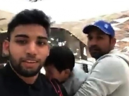 ICC World Cup 2019: Fan Apologises To Sarfaraz Ahmed After harassing him in front of family in UK Mall | World Cup 2019: 'पाकिस्तानी' फैन ने सरफराज अहमद से परिवार के सामने की 'बदसलूकी', वीडियो वायरल होने के बाद मांगी माफी