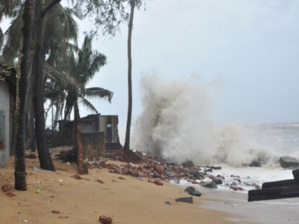 Cyclone Fani: Death Toll rises to 34 in Odisha, CM Naveen Patnaik announces relief package | Cyclone Fani: ओडिशा में मृतकों की संख्या 34 पहुंची, मुख्यमंत्री ने राहत पैकेज की घोषणा की