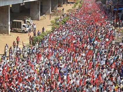 Maharashtra: Thousands of agitating farmers marching towards Mumbai, Eknath Shinde govt will held another round of talks today | महाराष्ट्र: मुंबई की ओर बढ़ रहे हजारों आंदोलनकारी किसान, 200 किमी की यात्रा; शिंदे सरकार मनाने में जुटी, आज होगी एक और दौर की बातचीत