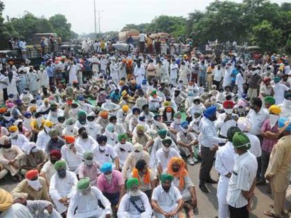 Farmers Protest UP government Formation of 5 member committee amid agitation in Noida | Farmers Protest: यूपी सरकार करेगी किसानों की समस्याओं का समाधान! नोएडा में आंदोलन के बीच 5 सदस्यीय समिति का गठन, जानें क्या होगा काम Farmers Protest UP government Formation of 5 member committee amid agitation in Noida | Farmers Protest: यूपी सरकार करेगी किसानों की समस्याओं का समाधान! नोएडा में आंदोलन के बीच 5 सदस्यीय समिति का गठन, जानें क्या होगा काम