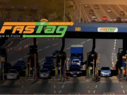 fastag will be mandatory for your car know how fastag works on toll plaza | अब बिना इस स्टीकर के नहीं पार कर पाएंगे टोल प्लाजा, जानें क्या है फास्टैग, कहां मिलेगा