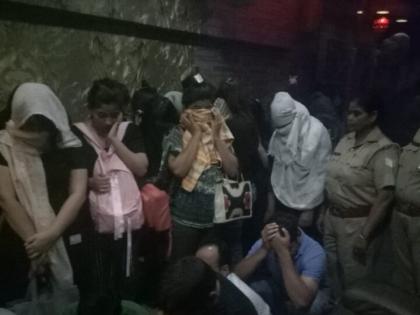 14 spa centres searched in Noida Sector 18; 35 arrested for running sex racket | नोएडा में स्पा सेंटर की आड़ में देह व्यापार का आरोप, 35 लोग गिरफ्तार