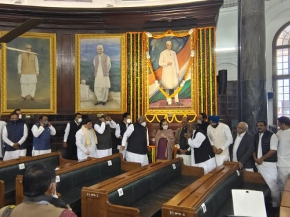 jawaharlal nehru parliament function ministers veep speaker congress | नेहरू की जयंती कार्यक्रम से नदारद रहे वरिष्ठ मंत्री, लोकसभा स्पीकर और उपराष्ट्रपति, विपक्ष ने निंदा की