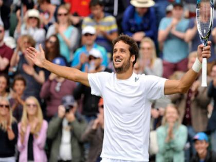 wimbledon 2018 feliciano lopez breaks roger federer consecutive grand slam appearance record | विंबलडन: लोपेज ने तोड़ा फेडरर का लगातार सबसे अधिक ग्रैंडस्लैम खेलने का रिकॉर्ड, दूसरे दौर में पहुंचे