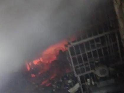 A massive fire broke out in a shoe factory in West Delhi's Peeragarhi Udyog Nagar on Monday morning. | दिल्ली: जूता फैक्ट्री में लगी भीषण आग, छह कर्मचारी लापता A massive fire broke out in a shoe factory in West Delhi's Peeragarhi Udyog Nagar on Monday morning. | दिल्ली: जूता फैक्ट्री में लगी भीषण आग, छह कर्मचारी लापता