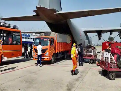 cyclone yaas military aircraft and warships on standby for rescue and relief | चक्रवाती तूफान यास से निपटने की तैयारी तेज, सैन्य विमानों और नौसेना के जहाजों को रखा गया अलर्ट