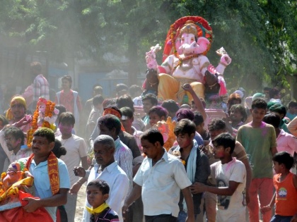 Agra: during Ganesh immersion, two deaths, one injured | आगरा: गणेश विसर्जन के दौरान भीषण हादसा, दो की मौत, एक घायल 