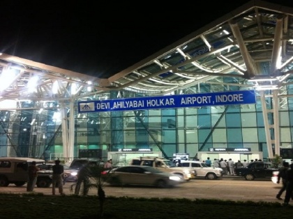Human Skeleton found at Indore airport, Police starts investigation | मध्य प्रदेश में इंदौर एयरपोर्ट पर नर कंकाल मिलने से हड़कंप, जांच में जुटी पुलिस
