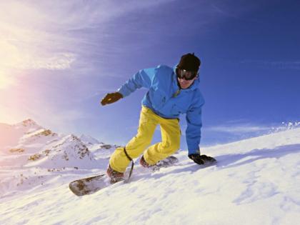 5 famous snow sports in India | इस गर्मी में बर्फ के इन 5 खेलों का लीजिये मजा