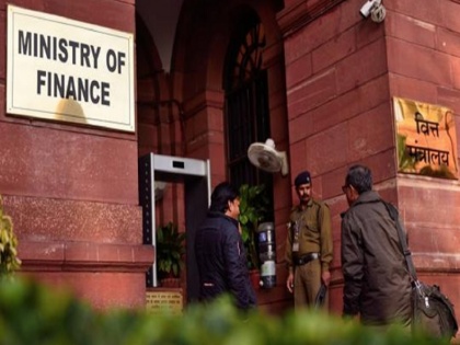 Ministry of Finance directs ministries and departments to reduce non-essential expenditure | वित्त मंत्रालय का मंत्रालयों व विभागों को गैर-जरूरी खर्च घटाने का निर्देश