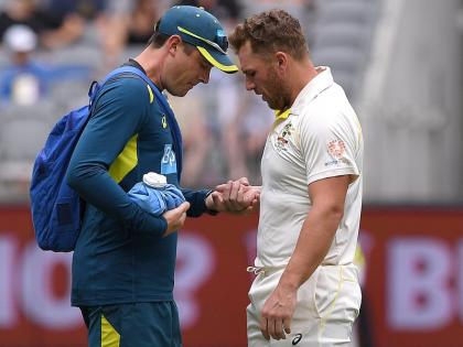 Ind vs Aus: Aaron Finch retired hurt after hit on finger by Mohammed Shami | Ind vs Aus: इस ऑस्ट्रेलियाई बल्लेबाज को शमी की गेंद ने पहुंचाया अस्पताल, देखें वीडियो