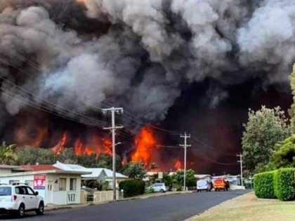 Orgy of fire in Australia, more than 50 houses damaged or burnt, 13 firemen burnt | ऑस्ट्रेलिया में आग का तांडव, 50 से अधिक घर क्षतिग्रस्त या खाक, झुलसे 13 दमकलकर्मी