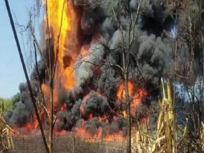 Assam govt says Around 6 people injured and fire has spread in the nearby villages | असम: तेल के कुएं में लगी भीषण आग अब आसपास के गांवों में फैली, काबू पाने में लगेगा एक महीने का समय