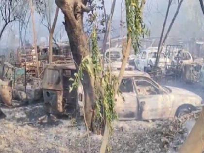 Fire breaks out in Delhi Police storehouse in Nehru Place over 400 vehicles burnt to ashes | Delhi Fire: दिल्ली पुलिस के मालखान में लगी भीषण आग, 400 से ज्यादा वाहन खाक