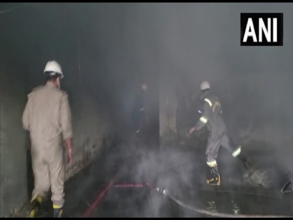 Fire tenders douse massive fire in Greater Noida building 24 rescued safely | ग्रेटर नोएडा की इमारत में लगी भीषण आग, 24 लोगों को बचाया गया, 12 से अधिक दमकल गाड़ियों ने आग पर पाया काबू