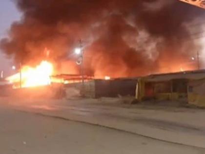 Mahakumbh Fire Again Sector 19 live 7 tents completely burnt storage camp no casualties blankets, food grains destroyed watch video | Mahakumbh Fire: 7 टेंट पूरी तरह जले?, भंडारण शिविर में आग, कोई हताहत नहीं, कंबल, खाद्यान्न नष्ट, देखें वीडियो