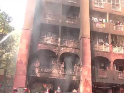A massive fire broke out at the residences of MPs near Parliament, spreading panic among residents | संसद के पास सांसदों के आवासों में भीषण आग, निवासियों में फैली दहशत