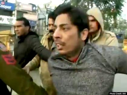 Shaheen bagh firing: Kapil Baisla father says 'son is not AAP member', police says he is | शाहीन बाग गोलीकांड: कपिल बैसला के पिता ने कहा ‘बेटा AAP आप सदस्य नहीं’, पुलिस बोली ‘उसने माना- आप में शामिल हुआ था’ Shaheen bagh firing: Kapil Baisla father says 'son is not AAP member', police says he is | शाहीन बाग गोलीकांड: कपिल बैसला के पिता ने कहा ‘बेटा AAP आप सदस्य नहीं’, पुलिस बोली ‘उसने माना- आप में शामिल हुआ था’