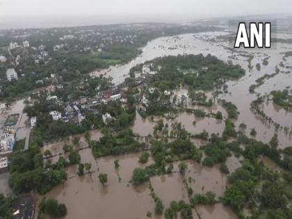 Rain Gujarat Maharashtra Madhya Pradesh rivers water level increased 14 people died | बारिश से गुजरात, महाराष्ट्र, मध्य प्रदेश में कोहराम, अचानक से बढ़ा नदियों का जलस्तर, 14 लोगों की जान गई, हजारों को सुरक्षित स्थानों पर ले जाया गया