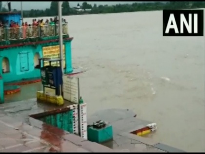 MP Flood-like situation in low-lying areas due to rise water level of Narmada river | मध्य प्रदेश: नर्मदा नदी का जलस्तर बढ़ने से निचले इलाकों में बाढ़ जैसे हालात, 3 गावों के घरों में पानी घुसना शुरू, सीएम ने लोगों से की ये अपील