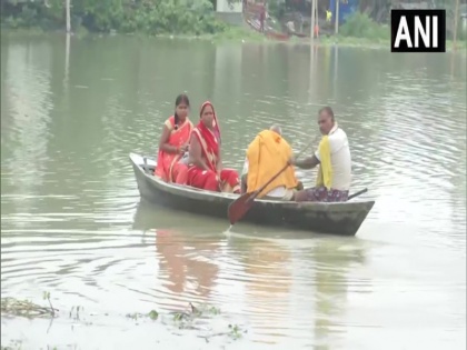 up flood1370 villages in 18 districts affected six people died in rain and flood-related accidents farmers upset | यूपी के 18 जिलों के 1370 गांव बाढ़ से प्रभावित, वर्षा और बाढ़ जनित हादसों में छह लोगों की मौत, किसान परेशान