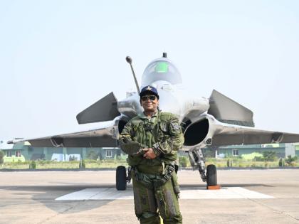 President Droupadi Murmu said Flying in the Rafale aircraft was an unforgettable experience for me | राष्ट्रपति मुर्मू ने रचा इतिहास, राफेल विमान में भरी उड़ान; बोली- 'मेरे लिए अविस्मरणीय अनुभव' President Droupadi Murmu said Flying in the Rafale aircraft was an unforgettable experience for me | राष्ट्रपति मुर्मू ने रचा इतिहास, राफेल विमान में भरी उड़ान; बोली- 'मेरे लिए अविस्मरणीय अनुभव'