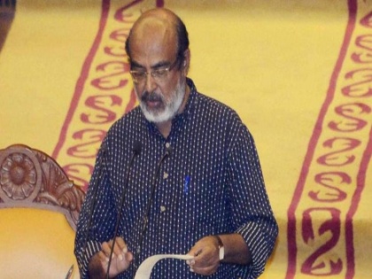 Kerala FM TM Thomas Isaac begins budget presentation with Anti CAA Remark | केरल: वित्त मंत्री ने की बजट पेश करने की शुरुआत, CAA को बताया संविधान की मूल भावनाओं के लिए खतरा