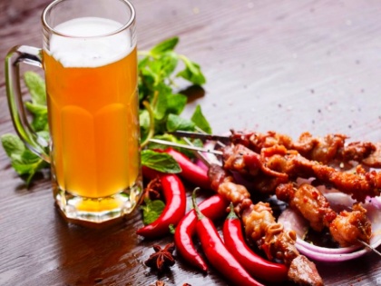 foods do not eat with alcohol, beer, wine and after hangover that can be causes of health problems | बियर के साथ या 2 घंटे तक गलती से भी न खायें ये 5 चीजें, वरना होगी ऐसी हालत, संभलना हो जाएगा मुश्किल