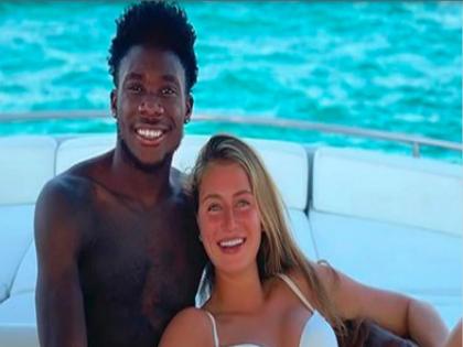 Famous footballer Alfonso Davis shared photos with girlfriends, people made racist comments | मशहूर फुटबॉलर एल्फोंसो डेविस ने गर्लफ्रेंड के साथ शेयर की फोटो, लोगों ने किए नस्लभेदी कमेंट्स Famous footballer Alfonso Davis shared photos with girlfriends, people made racist comments | मशहूर फुटबॉलर एल्फोंसो डेविस ने गर्लफ्रेंड के साथ शेयर की फोटो, लोगों ने किए नस्लभेदी कमेंट्स