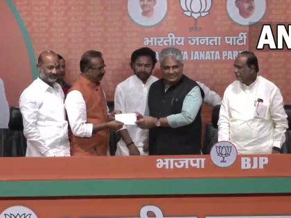 Munugode by-election 2022 setback TRS former MP from Bhongiri, Boora Narsaiah Goud joins BJP know what can be effect | मुनुगोड़े उपचुनाव से पहले टीआरएस को झटका, पूर्व सांसद गौड़ सहित कई नेता बीजेपी में शामिल, जानें क्या हो सकता है असर