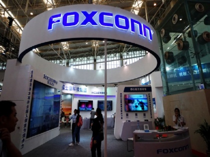 Apple supplier Foxconn to invest $1 billion in Tamil Nadu plant: report | ऐपल iPhone बनाने वाली कंपनी Foxconn भारत में करेगी एक बिलियन डॉलर का निवेश, तमिलनाडु में लगेगी फैक्ट्री: रिपोर्ट