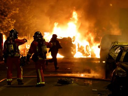 France shooting Teen shot by police in Paris massive protests continue third consecutive day 600 people arrested and 200 police officers injured in clashes | France shooting: पेरिस में पुलिस ने किशोर को गोली मारी, लगातार तीसरे दिन प्रदर्शन जारी, 600 लोग अरेस्ट, झड़प में 200 पुलिस अधिकारी घायल