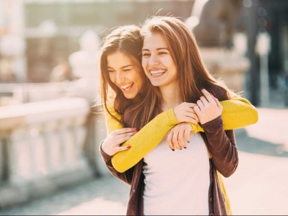 Blog By Meghna Verma on the priorities of friendship | BLOG: प्रायॉरिटी बदल रही हैं, हां अब दोस्तों की दोस्ती भी बदल रही है