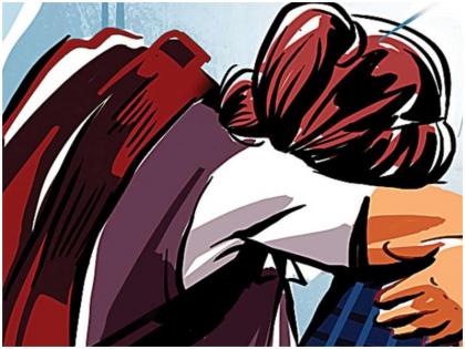 up crime branch has registered case against school student for molesting girl | यूपी: प्रयागराज में लड़की के साथ स्कूल बस में 8 से 10 छात्रों ने किया छेड़छाड़, ड्राइवर को भी पीटा