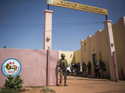 g5 headquarters anti-terror force attacked 3 killed | शुक्रवार की नमाज पढ़ने के बाद G5 साहेल के माली मुख्यालय उड़ा दिया, तीन की मौत g5 headquarters anti-terror force attacked 3 killed | शुक्रवार की नमाज पढ़ने के बाद G5 साहेल के माली मुख्यालय उड़ा दिया, तीन की मौत