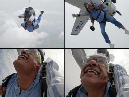 Union Minister Gajendra Shekhawat 'steals the thunder' on World Skydiving Day | WATCH: मोदी सरकार के मंत्री ने 'वर्ल्ड स्काईडाइविंग डे' पर आसमान से लगाई छलांग, 56 की उम्र में स्काईडाइविंग कर दिखाया छप्पन इंची सीना