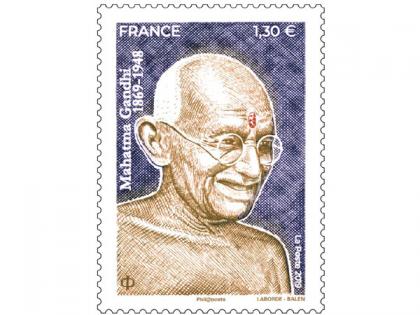 Mahatma Gandhi 150th birth anniversary celebrated in world, postage stamp issued in France | दुनिया भर में मनाई गई महात्मा गांधी की 150वीं जयंती, फ्रांस समेत इन देशों ने जारी किए डाक टिकट Mahatma Gandhi 150th birth anniversary celebrated in world, postage stamp issued in France | दुनिया भर में मनाई गई महात्मा गांधी की 150वीं जयंती, फ्रांस समेत इन देशों ने जारी किए डाक टिकट