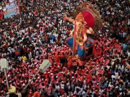 Ganesh idol immersion 4 drowned 13 others missing people gathered Maharashtra mark conclusion of Ganesh festival | गणेश प्रतिमा विसर्जनः 4 डूबे और 13 अन्य लापता, महाराष्ट्र में गणेश उत्सव के समापन को लेकर उमड़े लोग