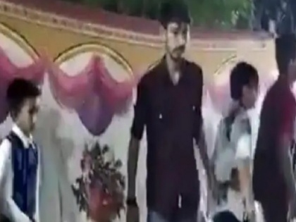 Gujarat 21 year old man dies of heart attack while dancing, incident captured on video | गुजरात में गरबा करते-करते 21 साल के युवक की हार्ट अटैक से मौत, कैमरे में कैद हुई पूरी घटना