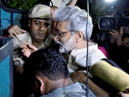 Koregaon Bhima case: Activist Gautam Navlakha freed from house arrest by Delhi High Court | भीमा कोरेगांव: दिल्ली हाई कोर्ट ने मानवाधिकार कार्यकर्ता गौतम नवलखा का हाउस अरेस्ट किया खत्म