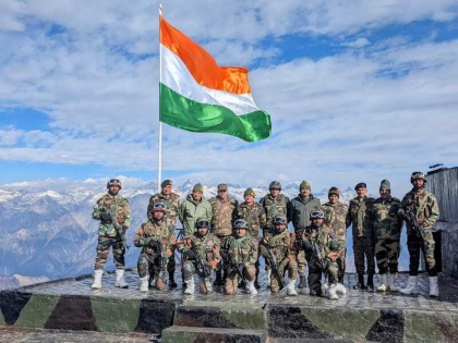 Indian Army soldiers high altitude terrain Siachen Kargil, Dras border guarding | वीडियो: खून जमाने वाली सर्दी और कमर तक बर्फबारी के बाद भी सीमा पर डटे हैं सेना के जवान, देखिए कैसे होती है बॉर्डर की रखवाली