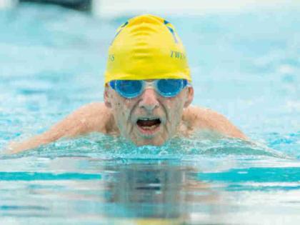 99 year old Australian George Corones breaks age world record in swimming | इस ऑस्ट्रेलियाई तैराक ने 99 साल की उम्र में किया कमाल, बना दिया नया वर्ल्ड रिकॉर्ड