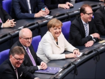 Germany: Angela Markel sworn in for forth term as chanceller | एंजेला मार्केल चौथी बार जर्मन चांसलर चुनी गईं