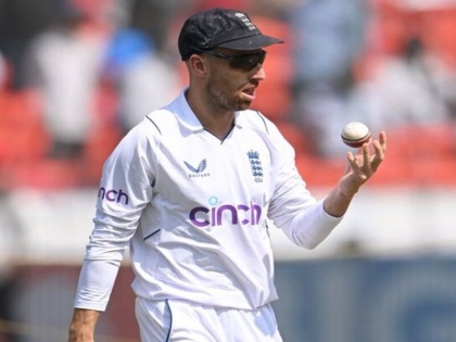 England spinner Jack Leach ruled out of last three Tests against India ECB announced | IND vs ENG: भारत के खिलाफ अंतिम तीन टेस्ट से बाहर हुए इंग्लैंड के स्पिनर जैक लीच, ईसीबी ने यह घोषणा की