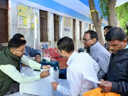 Ghatshila Bypoll Results 2025 live jmm Somesh Chandra Soren ahead by 7541 votes former CM's son Babu Lal Soren behind | Ghatshila Bypoll Results 2025: 7541 वोट से आगे सोमेश चंद्र सोरेन, पूर्व सीएम के पुत्र बाबू लाल सोरेन पीछे