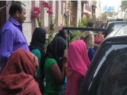UP: 28 girls were recovered from Ghaziabad society, plan to apply in body trade, three accused arrested | यूपी: गाजियाबाद में सोसाइटी से 28 लड़कियां बरामद, देह व्यापार में लगाने का था प्लान, तीन आरोपी गिरफ्तार